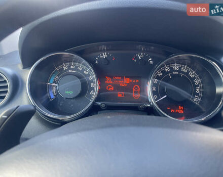 Белый Пежо 3008, объемом двигателя 2 л и пробегом 141 тыс. км за 13600 $, фото 42 на Automoto.ua