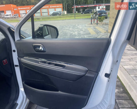 Белый Пежо 3008, объемом двигателя 2 л и пробегом 141 тыс. км за 13600 $, фото 34 на Automoto.ua