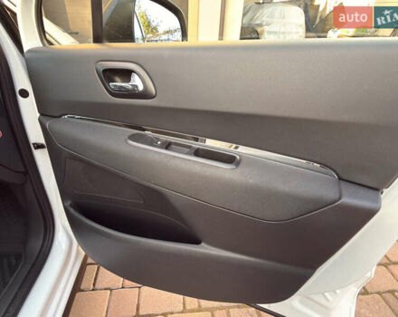 Пежо 3008 2015 у Івано-Франківську на Automoto.ua Білий Пежо 3008, об'ємом двигуна 1.6 л та пробігом 64 тис. км за 13900 $, фото 52 на Automoto.ua