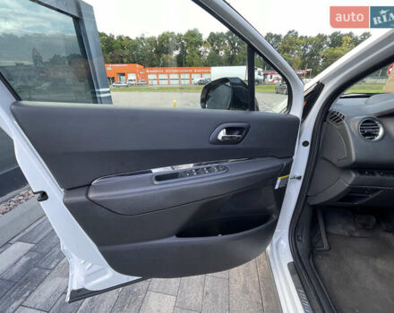 Белый Пежо 3008, объемом двигателя 2 л и пробегом 141 тыс. км за 13600 $, фото 22 на Automoto.ua