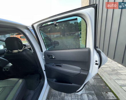 Белый Пежо 3008, объемом двигателя 2 л и пробегом 141 тыс. км за 13600 $, фото 32 на Automoto.ua