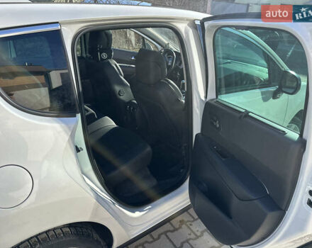 Белый Пежо 3008, объемом двигателя 1.56 л и пробегом 204 тыс. км за 10700 $, фото 19 на Automoto.ua