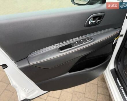 Белый Пежо 3008, объемом двигателя 1.6 л и пробегом 196 тыс. км за 13350 $, фото 61 на Automoto.ua