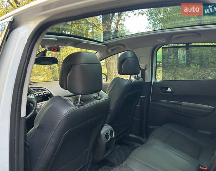 Белый Пежо 3008, объемом двигателя 1.56 л и пробегом 217 тыс. км за 12999 $, фото 16 на Automoto.ua