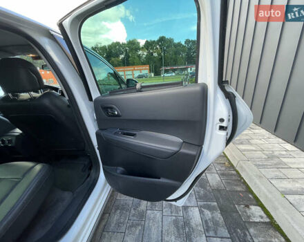 Белый Пежо 3008, объемом двигателя 2 л и пробегом 141 тыс. км за 13600 $, фото 31 на Automoto.ua