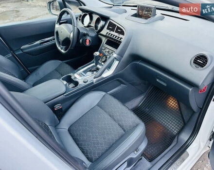 Белый Пежо 3008, объемом двигателя 1.6 л и пробегом 103 тыс. км за 10800 $, фото 9 на Automoto.ua