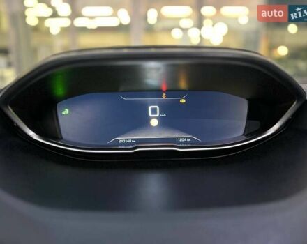 Белый Пежо 3008, объемом двигателя 2 л и пробегом 241 тыс. км за 16174 $, фото 20 на Automoto.ua