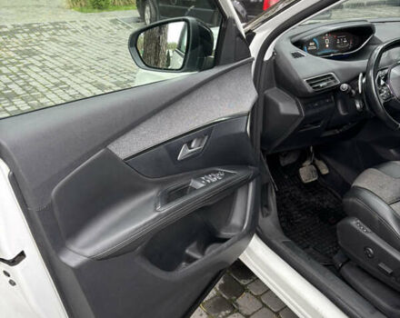 Белый Пежо 3008, объемом двигателя 1.56 л и пробегом 197 тыс. км за 18000 $, фото 9 на Automoto.ua