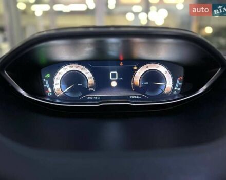 Белый Пежо 3008, объемом двигателя 2 л и пробегом 241 тыс. км за 16174 $, фото 19 на Automoto.ua