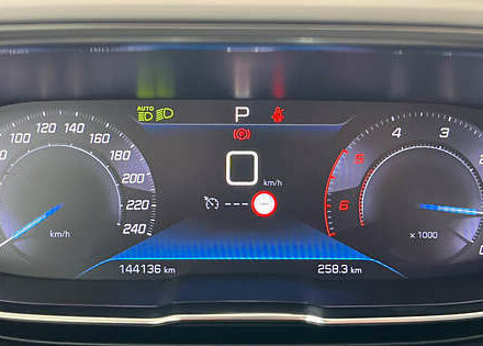 Белый Пежо 3008, объемом двигателя 1.5 л и пробегом 144 тыс. км за 20950 $, фото 11 на Automoto.ua