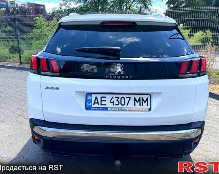Белый Пежо 3008, объемом двигателя 1.5 л и пробегом 135 тыс. км за 20000 $, фото 4 на Automoto.ua