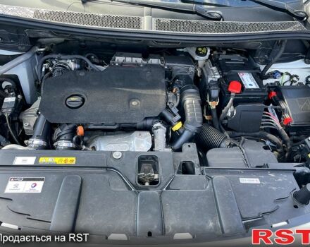 Белый Пежо 3008, объемом двигателя 1.5 л и пробегом 135 тыс. км за 20000 $, фото 6 на Automoto.ua