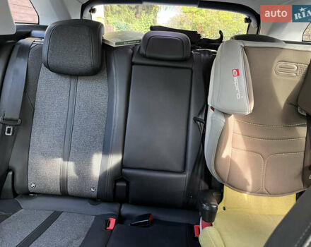 Белый Пежо 3008, объемом двигателя 2 л и пробегом 122 тыс. км за 23500 $, фото 11 на Automoto.ua