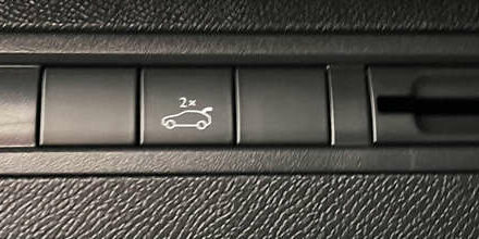 Белый Пежо 3008, объемом двигателя 1.5 л и пробегом 144 тыс. км за 20950 $, фото 41 на Automoto.ua