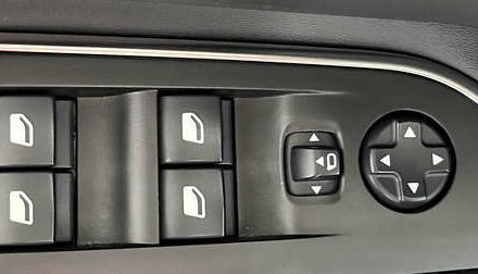 Белый Пежо 3008, объемом двигателя 1.5 л и пробегом 144 тыс. км за 20950 $, фото 42 на Automoto.ua