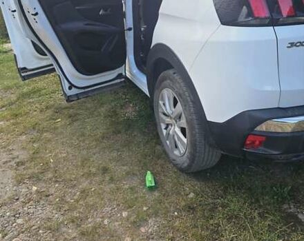 Белый Пежо 3008, объемом двигателя 1.5 л и пробегом 175 тыс. км за 22000 $, фото 12 на Automoto.ua