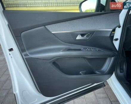 Белый Пежо 3008, объемом двигателя 1.5 л и пробегом 178 тыс. км за 21300 $, фото 47 на Automoto.ua