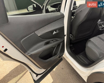 Белый Пежо 3008, объемом двигателя 1.6 л и пробегом 135 тыс. км за 21000 $, фото 15 на Automoto.ua