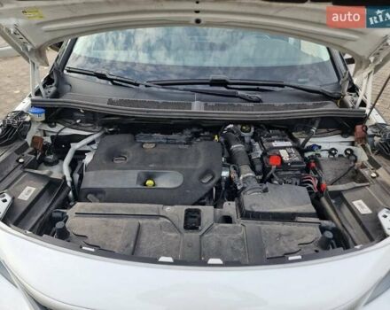 Белый Пежо 3008, объемом двигателя 2 л и пробегом 210 тыс. км за 20500 $, фото 31 на Automoto.ua