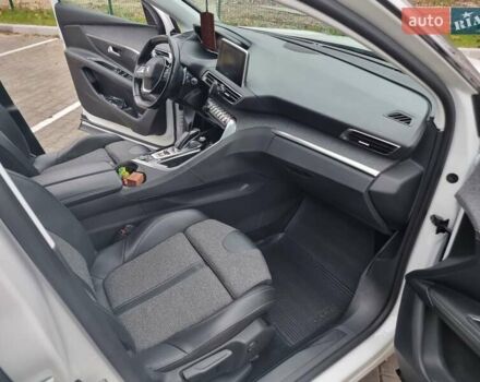 Белый Пежо 3008, объемом двигателя 2 л и пробегом 210 тыс. км за 20500 $, фото 24 на Automoto.ua