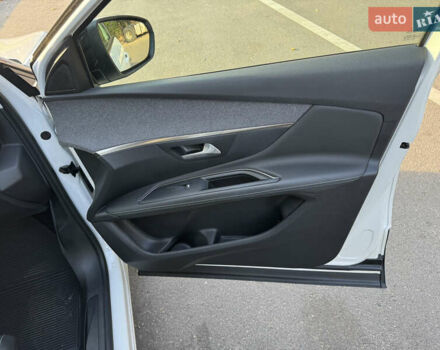 Белый Пежо 3008, объемом двигателя 2 л и пробегом 80 тыс. км за 29000 $, фото 22 на Automoto.ua