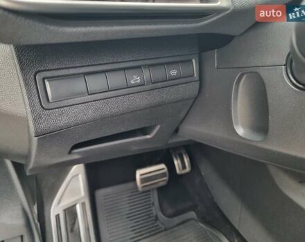 Белый Пежо 3008, объемом двигателя 2 л и пробегом 121 тыс. км за 26000 $, фото 11 на Automoto.ua