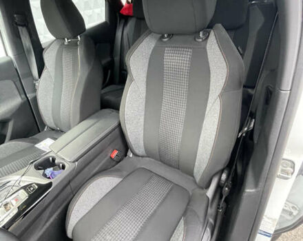 Белый Пежо 3008, объемом двигателя 1.5 л и пробегом 50 тыс. км за 25555 $, фото 3 на Automoto.ua