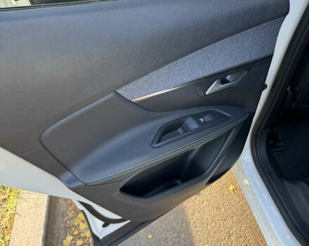 Белый Пежо 3008, объемом двигателя 2 л и пробегом 80 тыс. км за 29000 $, фото 15 на Automoto.ua