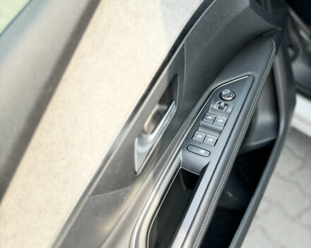 Белый Пежо 3008, объемом двигателя 2 л и пробегом 60 тыс. км за 32000 $, фото 16 на Automoto.ua