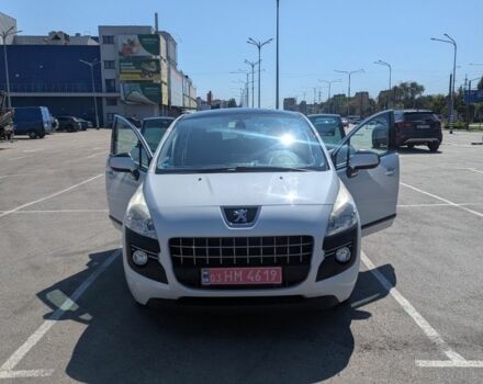 Пежо 3008 2010 в Днепре (Днепропетровске) на Automoto.ua Белый Пежо 3008, объемом двигателя 2 л и пробегом 224 тыс. км за 10100 $, фото 1 на Automoto.ua