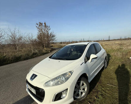 Белый Пежо 3008, объемом двигателя 1.6 л и пробегом 193 тыс. км за 6700 $, фото 1 на Automoto.ua