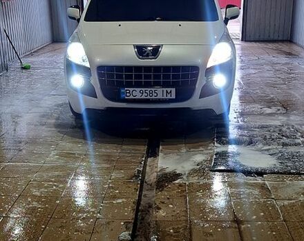 Белый Пежо 3008, объемом двигателя 1.6 л и пробегом 195 тыс. км за 8600 $, фото 1 на Automoto.ua