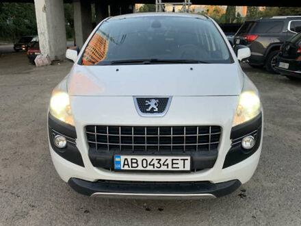 Пежо 3008 2012 в Киеве на Automoto.ua Белый Пежо 3008, объемом двигателя 1.6 л и пробегом 196 тыс. км за 8000 $, фото 1 на Automoto.ua