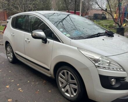 Белый Пежо 3008, объемом двигателя 2 л и пробегом 300 тыс. км за 9400 $, фото 1 на Automoto.ua