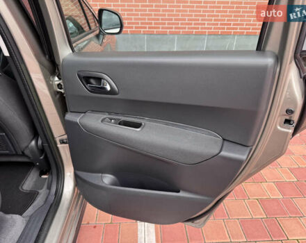 Бежевый Пежо 3008, объемом двигателя 1.6 л и пробегом 122 тыс. км за 10900 $, фото 43 на Automoto.ua