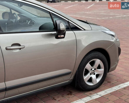 Бежевый Пежо 3008, объемом двигателя 1.6 л и пробегом 122 тыс. км за 10900 $, фото 17 на Automoto.ua