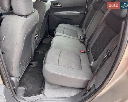 Бежевый Пежо 3008, объемом двигателя 1.6 л и пробегом 122 тыс. км за 10900 $, фото 49 на Automoto.ua