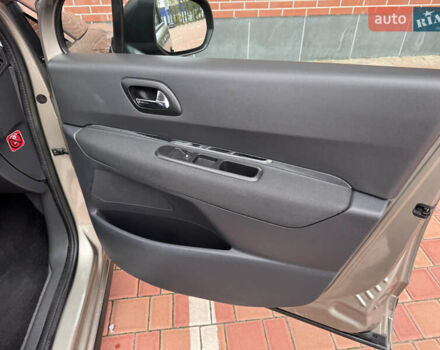 Бежевый Пежо 3008, объемом двигателя 1.6 л и пробегом 122 тыс. км за 10900 $, фото 45 на Automoto.ua