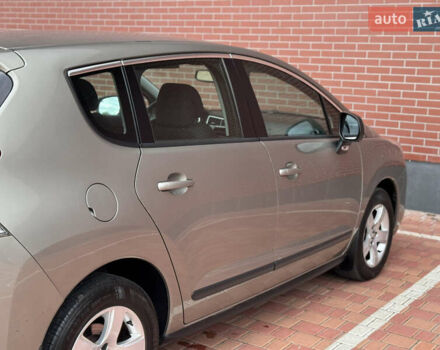 Бежевый Пежо 3008, объемом двигателя 1.6 л и пробегом 122 тыс. км за 10900 $, фото 10 на Automoto.ua