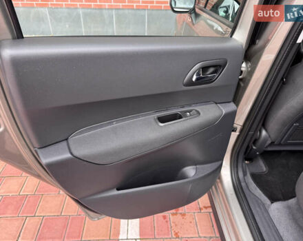 Бежевый Пежо 3008, объемом двигателя 1.6 л и пробегом 122 тыс. км за 10900 $, фото 47 на Automoto.ua