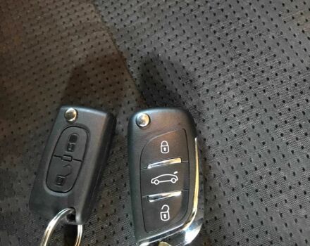 Чорний Пежо 3008, об'ємом двигуна 1.6 л та пробігом 217 тис. км за 6650 $, фото 21 на Automoto.ua