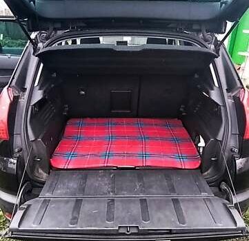 Черный Пежо 3008, объемом двигателя 2 л и пробегом 280 тыс. км за 8300 $, фото 8 на Automoto.ua