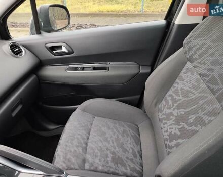 Черный Пежо 3008, объемом двигателя 2 л и пробегом 245 тыс. км за 10950 $, фото 46 на Automoto.ua