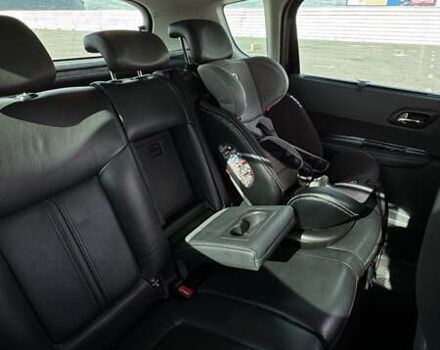 Черный Пежо 3008, объемом двигателя 2 л и пробегом 235 тыс. км за 10400 $, фото 52 на Automoto.ua