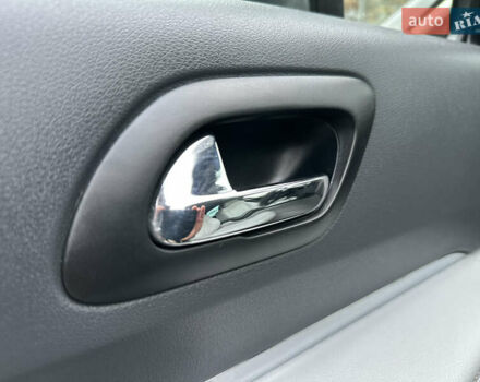 Черный Пежо 3008, объемом двигателя 1.6 л и пробегом 222 тыс. км за 9950 $, фото 96 на Automoto.ua