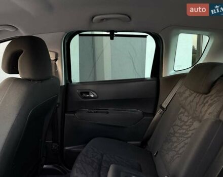 Черный Пежо 3008, объемом двигателя 1.6 л и пробегом 229 тыс. км за 9250 $, фото 64 на Automoto.ua