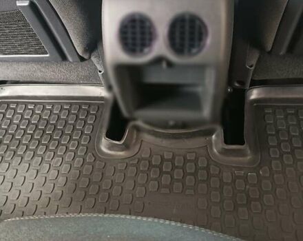 Черный Пежо 3008, объемом двигателя 1.6 л и пробегом 190 тыс. км за 10400 $, фото 19 на Automoto.ua