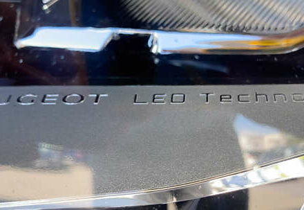 Чорний Пежо 3008, об'ємом двигуна 1.5 л та пробігом 154 тис. км за 23950 $, фото 41 на Automoto.ua