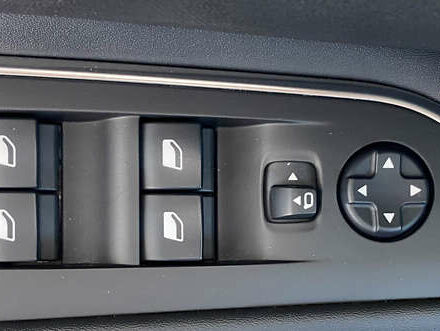 Черный Пежо 3008, объемом двигателя 1.5 л и пробегом 154 тыс. км за 23950 $, фото 19 на Automoto.ua