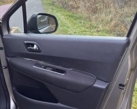 Коричневый Пежо 3008, объемом двигателя 1.6 л и пробегом 213 тыс. км за 8500 $, фото 16 на Automoto.ua